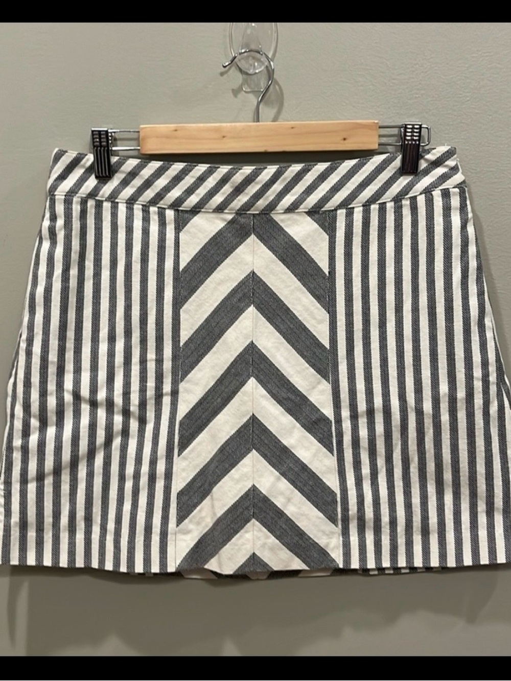 Lady Hagen Black and White Striped Skort Size 8 women's Sport Skirt with Shorts